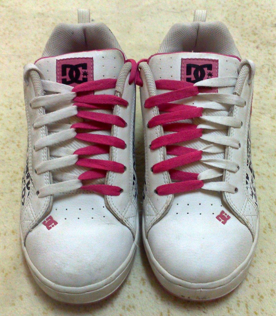 Today's shoe lacing photo was contributed by Safeeyah B. in Jul-2010. White & magenta DC Court Graffiks laced with magenta & white “Half & Half” + “Loop Back” Lacing.
#white #magenta #dc #dcshoes #courtgraffik #halfandhalflacing #halfandhalf #loopbacklacing #loopback