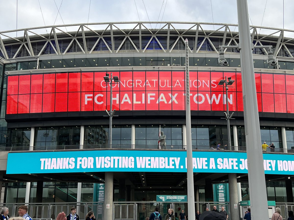 TashaWoolly's tweet photo. What a weekend it was 🥰 first time at @wembleystadium for me and the kids topped off with a win for @FCHTOnline the atmosphere before, during and after was amazing to be a part of ⚽️ https://t.co/yTariqM3Ci