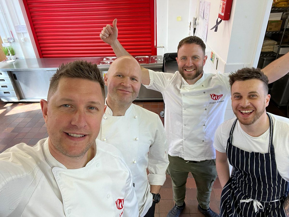 It's been a busy few months for everyone here at Relish, particularly the Operations Team who have been at the forefront of organising presentations and food for tender applications. The hard work has paid off with several new gains.
No wonder it is a thumbs up from team Relish!