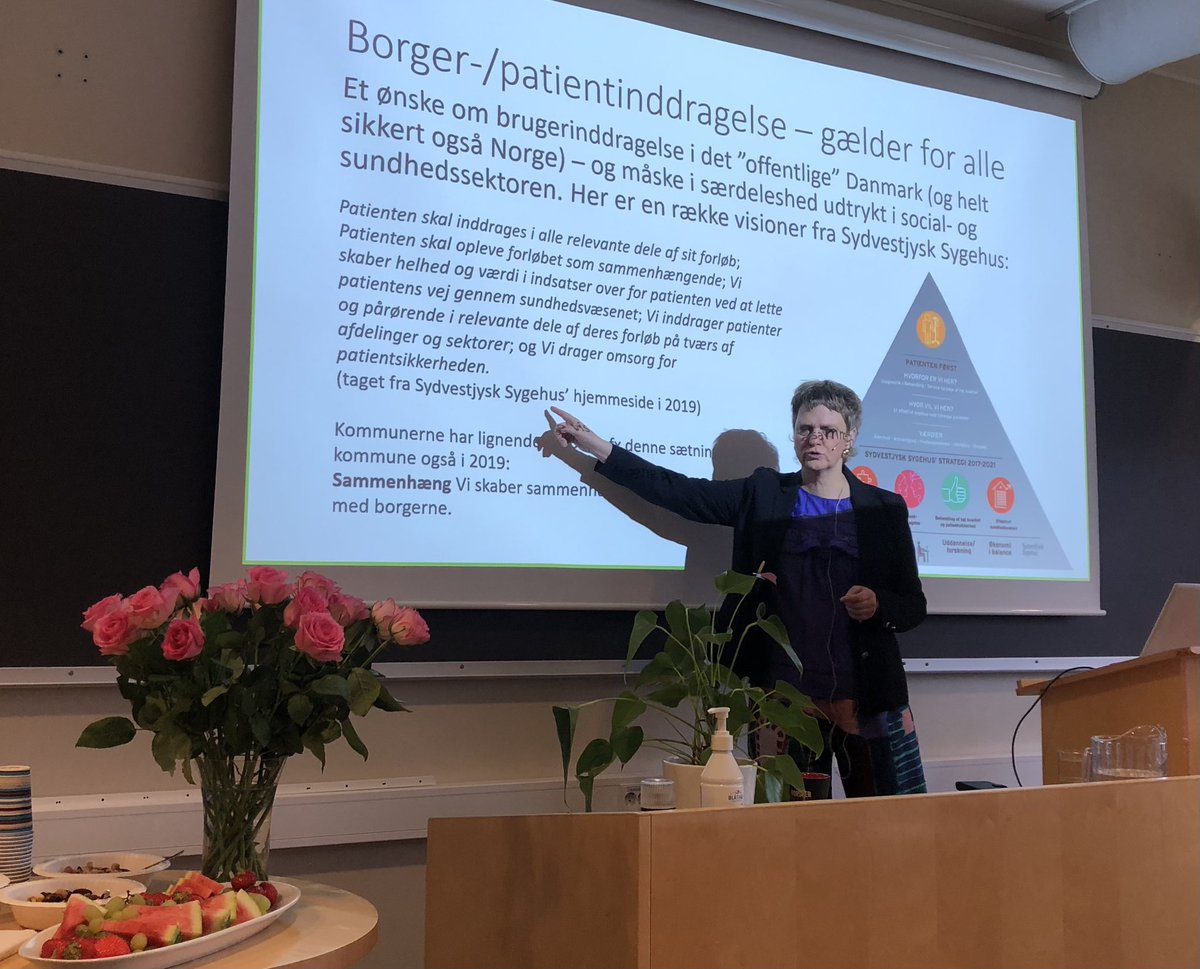 afasirehab's tweet photo. Fantastisk med workshop om #samtalestøtte ved #afasi. #KomTil ved dyktige og sympatiske @jytteisaksen fra @SyddanskUni. Anledningen? Vi markerer at et kull feiende flotte masterstudenter ved @Norduniversitet er ferdige #logopeder. Gratulerer, studenter! #NordLogopedi https://t.co/isEDR2696Z