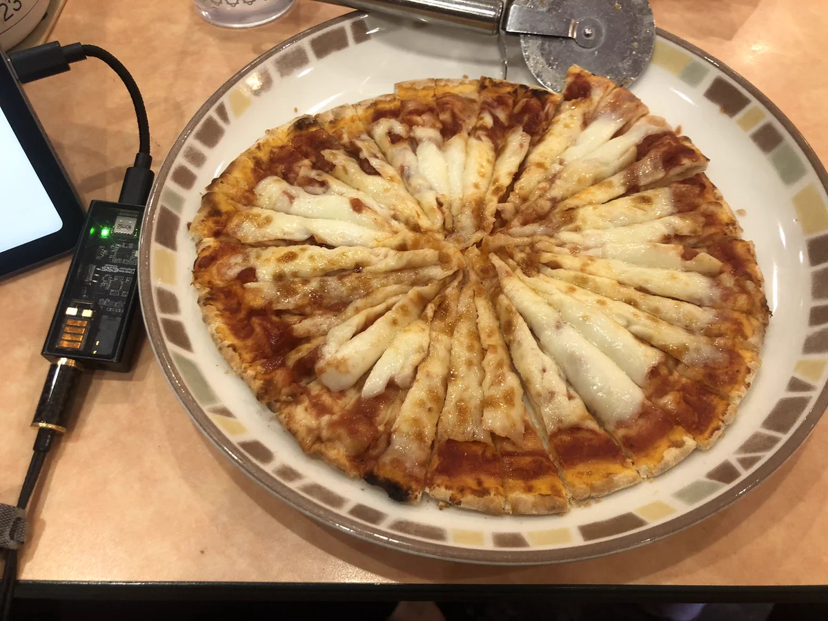 酔うとやってしまう！？マルゲリータを32等分にしてしまった画像！