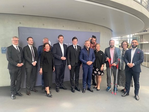 Zu Gast bei Freunden - wir blicken zurück auf gute Gespräche zwischen Reichstagspräsident <a href="/andreasostgote/">Talman Andreas Norlén</a> und seinen Partnern aus dem <a href="/Bundestag/">Deutscher Bundestag</a> und <a href="/AGH_Berlin/">Abgeordnetenhaus von Berlin</a>. Wir freuen uns über die vielen Anknüpfungspunkte zwischen 🇸🇪 &amp;🇩🇪 und sagen "auf Wiedersehen", Herr Talman!