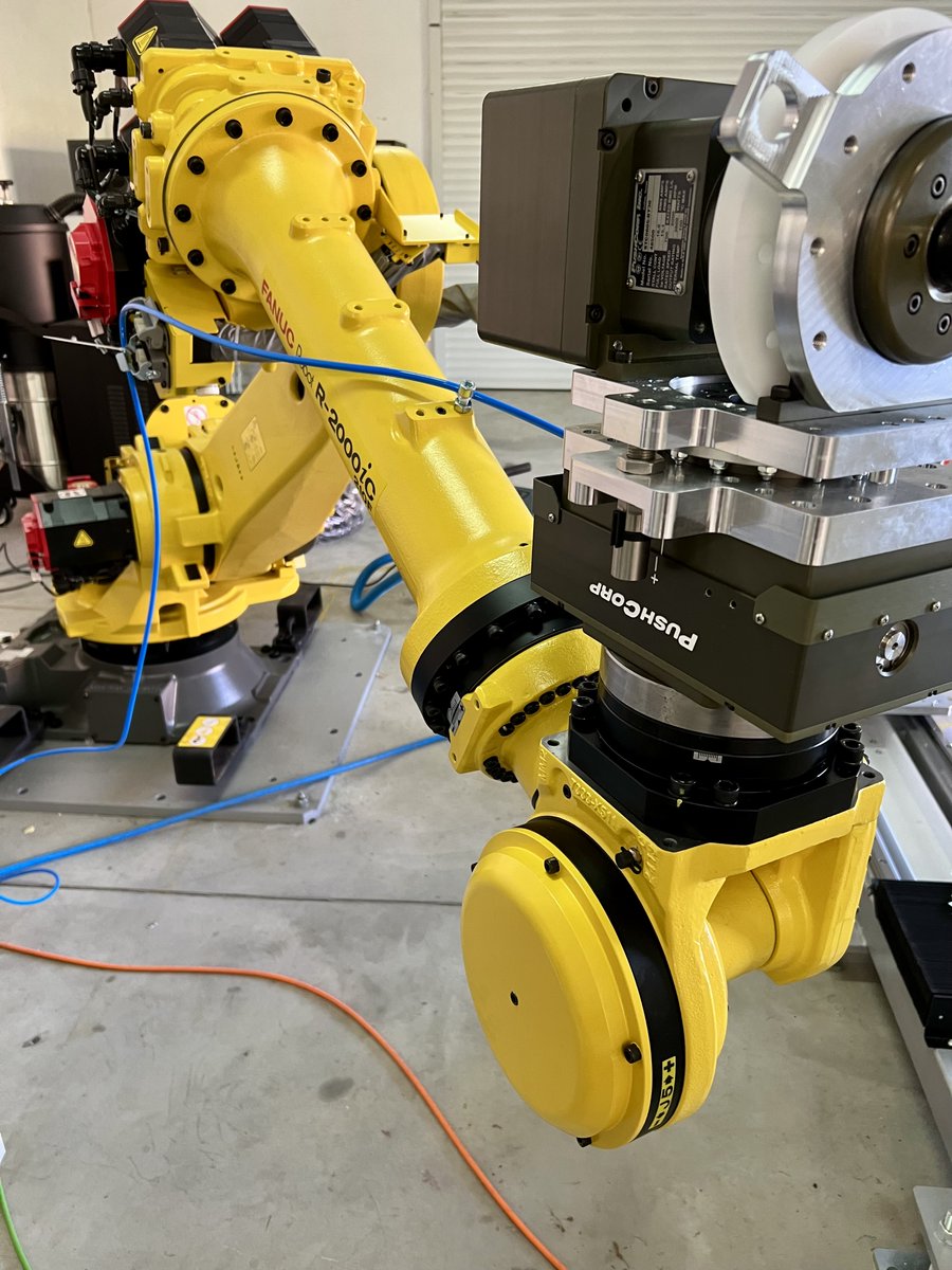 krzysiek_baran's tweet photo. Kolejna aplikacja w budowie! Łatwo nie jest, ale idzie do przodu. Brawo Team @SOLIDEXPERT 🦾
#robotic #fanuc #solidexpert https://t.co/rnFZJnYdUE