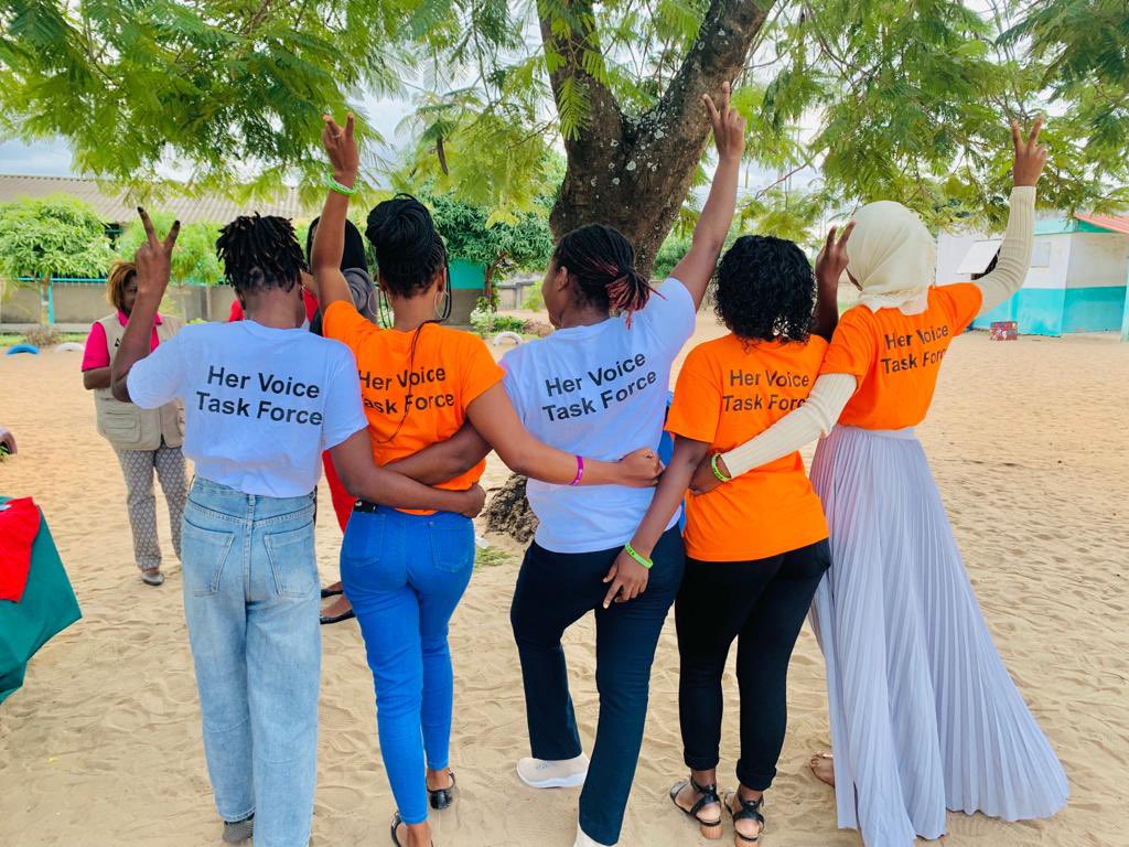 Our wonderful team from Mozambique celebrated #MHDay2023 with AGYW. The girls shared their difficulty in managing menstrual hygiene because of awful public toilets at school. We need to increase advocacy to improve sanitation systems in schools.