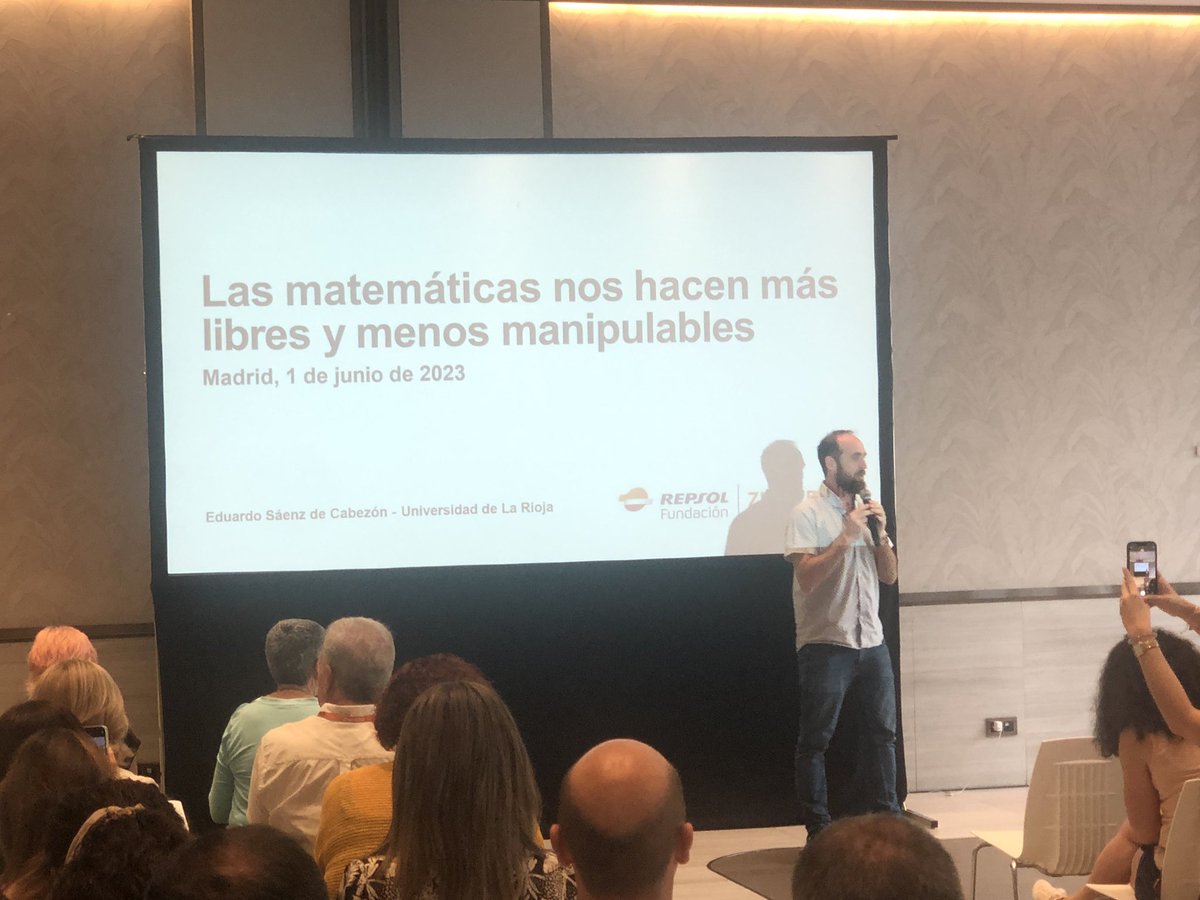 Nayra QD (@nayraqd) on Twitter photo Si sabes Matemáticas entiendes mejor la realidad… Y que después de los años, mi alumnado hiciera que lo entendiera y dejara de sufrirlas… <a href="/edusadeci/">Eduardo Sáenz de Cabezón</a> nos acompaña el siguiente rato en #PremiosZinkers Comenzamos 👏🏻 Si sabes Matemáticas entiendes mejor la realidad… Y que después de los años, mi alumnado hiciera que lo entendiera y dejara de sufrirlas… <a href="/edusadeci/">Eduardo Sáenz de Cabezón</a> nos acompaña el siguiente rato en #PremiosZinkers Comenzamos 👏🏻