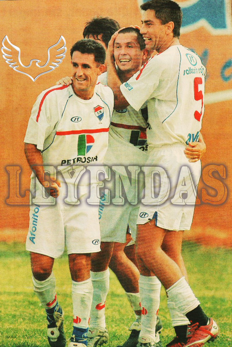 #tbt 
Nacional del año 2003, en esta foto lo reconocemos a <a href="/luis10monzon/">Luis Monzón</a>, pero quienes son los que lo acompañan?