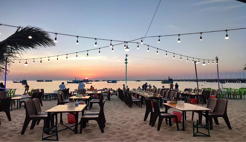 Dining at the Best Seafood Restaurants in Phu Quoc
Phu Quoc Island in Vietnam is renowned for its crystal-clear beaches and  thriving marine ecosystem. Not only is this a beautiful summer  destination...
izitour.com/en/blog/best-s…
#viaggi #viaggio #viaggiare #viaggiando #turismo