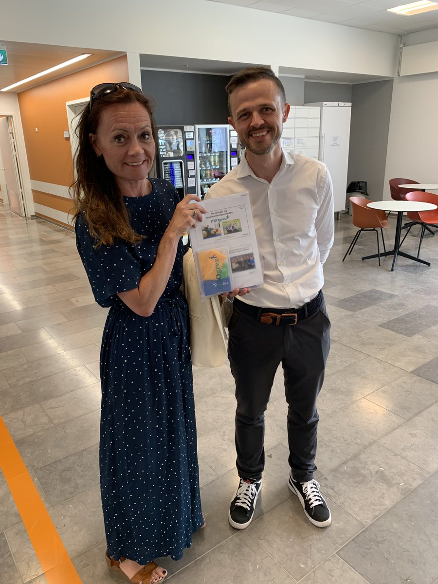 Tak for et godt besøg og en god diskussion på <a href="/NSRsygehuse/">NSRsygehuse</a> og hos os i <a href="/PROgrezDK/">PROgrez</a> @zacho_broe 🙏 Jeg håber, at vores <a href="/PROgrezDK/">PROgrez</a> kit kan give dig en indsigt i vores forskning og implementering, og at elastikkerne kan bruges i din træning. Ser frem til samarbejdet.