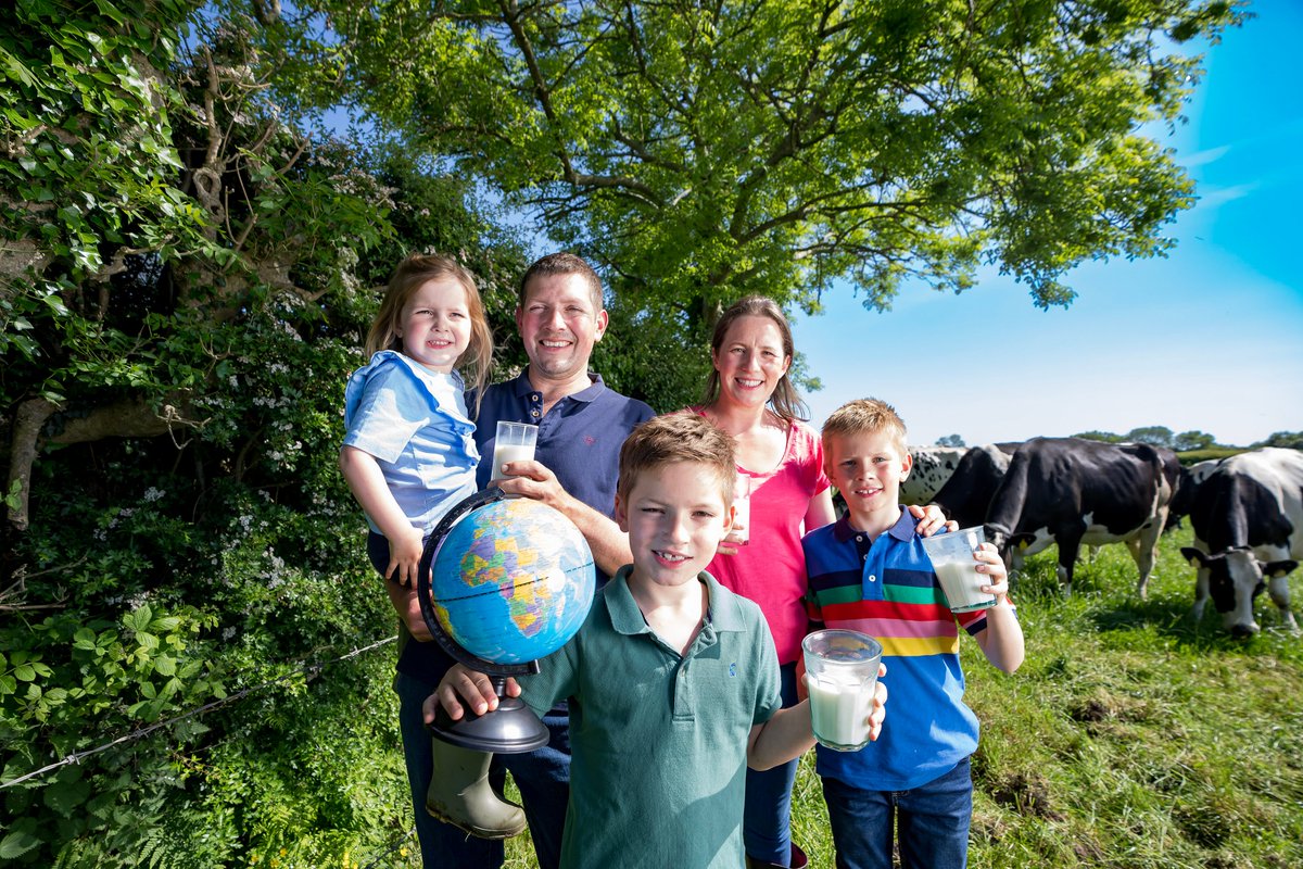 The McCormick family are celebrating #WorldMilkDay! One of our 3,000 dairy farming families in NI, looking after the land & working hard to produce high-quality, nutritious milk for consumers at home & across the world.
#SustainableDairy
More at dairycouncil.co.uk/news/2023/06/w…