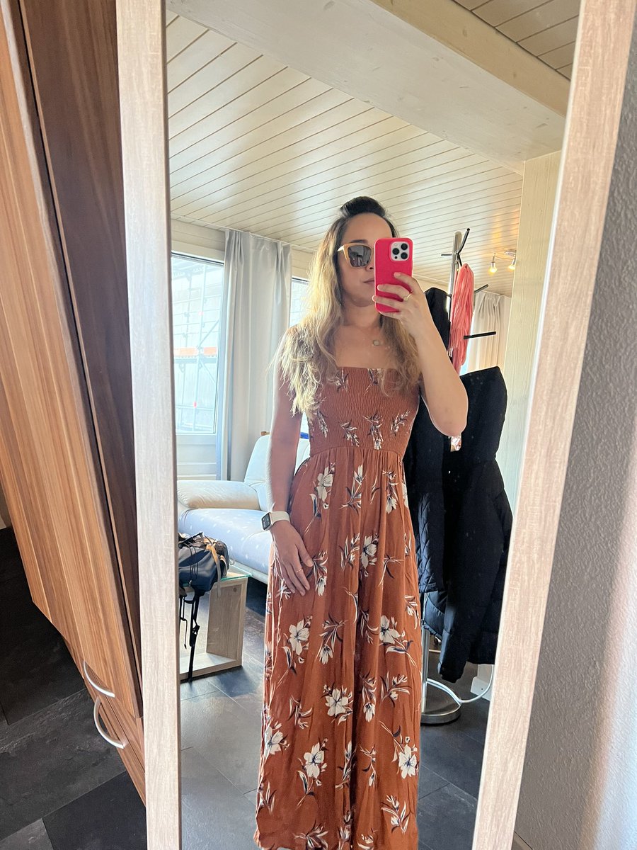 Goddess_Devonn's tweet photo. Can’t get enough of the European vibes. Send for espresso. Double it if you tried to look for my toes losers 🦶 FinDom AsianBrat FinSub https://t.co/MqpTGHNzNZ