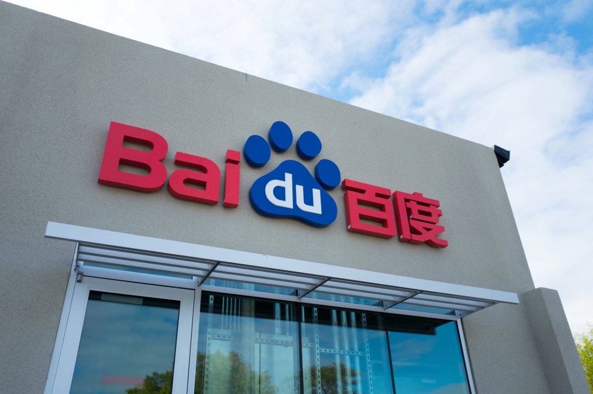 Aiplus__'s tweet photo. Chinese AI startups are seizing a huge opportunity! 

@Baidu_Inc  announces a $1.45 billion generative AI fund to support early-stage AI applications and drive commercial adoption of AI in #China. 

#GenerativeAI #Baidu #Startups #AI https://t.co/ncRi6qWmkk
