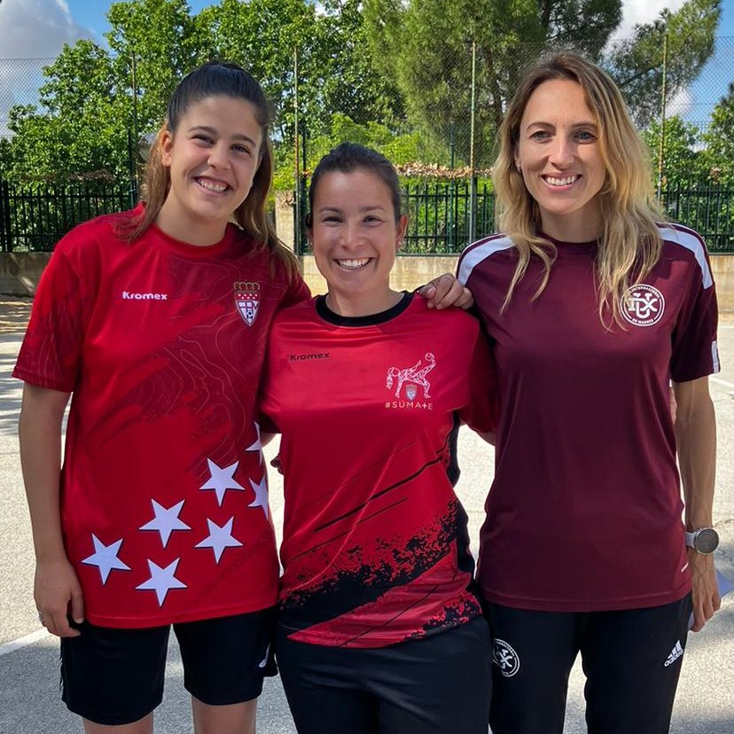 👏Nuestra <a href="/mery_ruiz19/">Maria Ruiz Roman</a>, participó ayer junto a <a href="/gemaprieto_10/">Gema Prieto Arenas</a>  y <a href="/CuencaJara/">Jara Cuenca</a>, en la campaña de promoción de fútbol femenino de la <a href="/RFFM_oficial/">RFFM</a> 

🔝'SÚMATE' promueve la práctica de este deporte entre las niñas en colegios de la Región.

⚫️⚪️#DUXInterAcademy