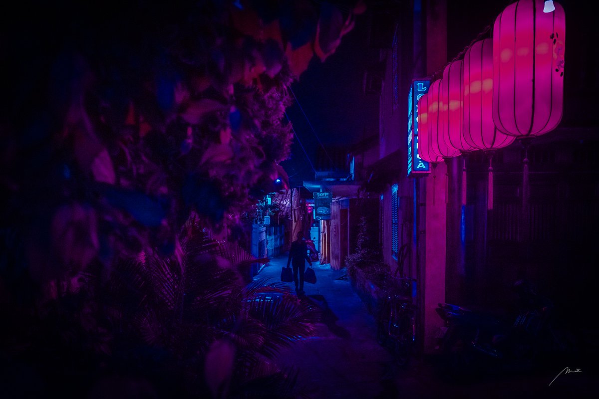 Night photographs from Vietnam.
#ricohgrIII #photography #streetphotography