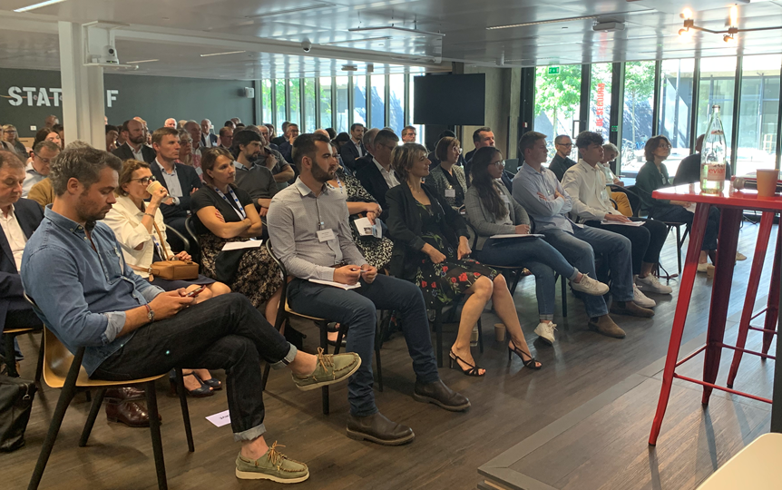Des étudiants en agro-bachelor au pôle de formation en élevage de Bernussou (Aveyron) sont présents aujourd’hui pour échanger avec nos différents intervenants. #AGFNIL2023 #créateursdeproduitslaitiers