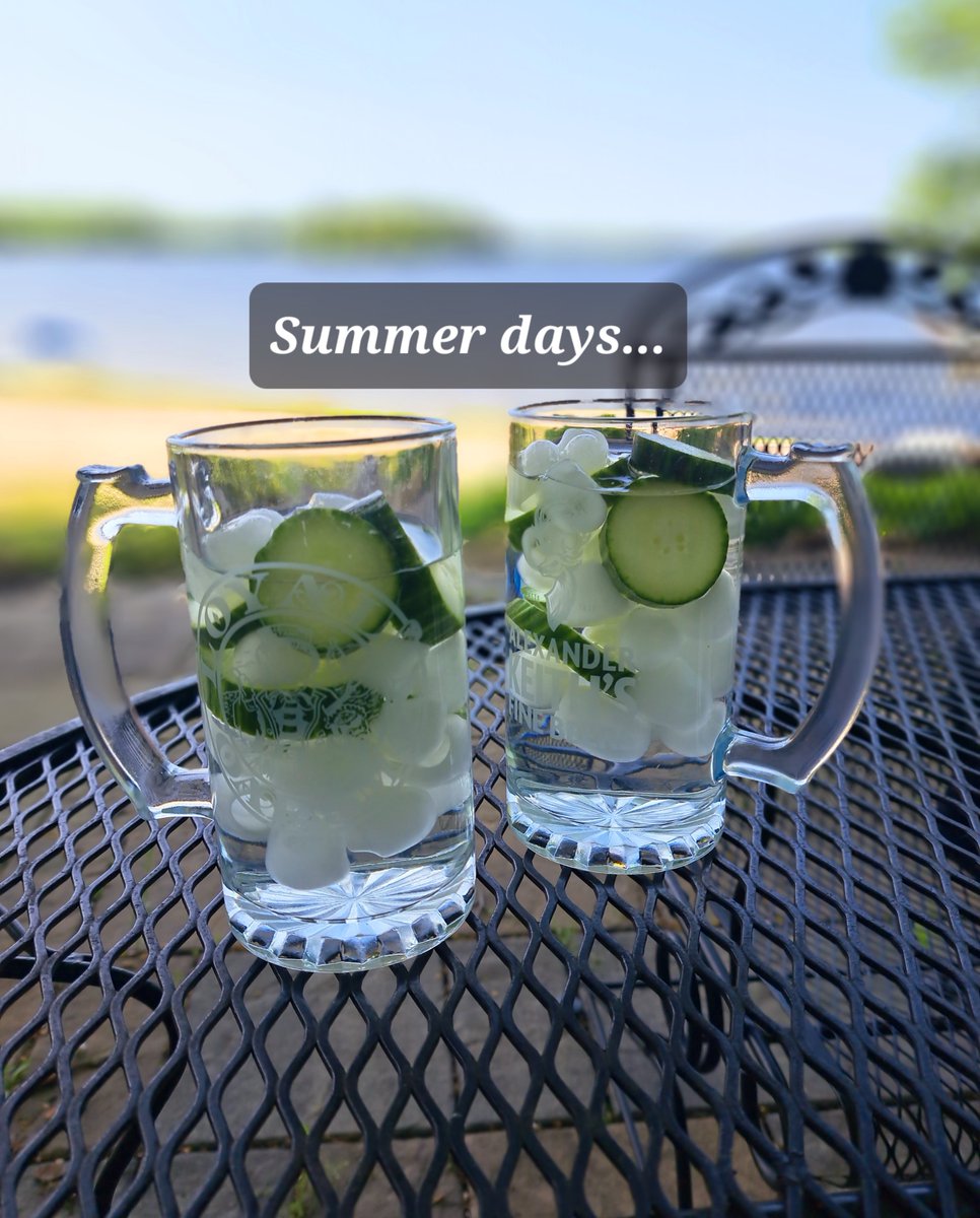 Keep your cool this summer
IG: @rachelwood.life

Shop this ice maker 🔎800-075V70: bit.ly/3IPLebx