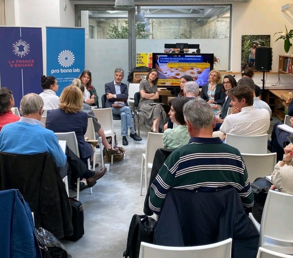 🎙️ Constance Cheynel et Mathilde Renault-Tinacci (INJEP) intervenaient hier lors du Club du <a href="/ProBonoLab/">Pro Bono Lab</a> sur les résultats de leur recherche sur les effets du mécénat de compétences sur le monde associatif.