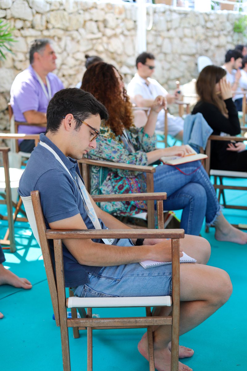 Decelera tweet media