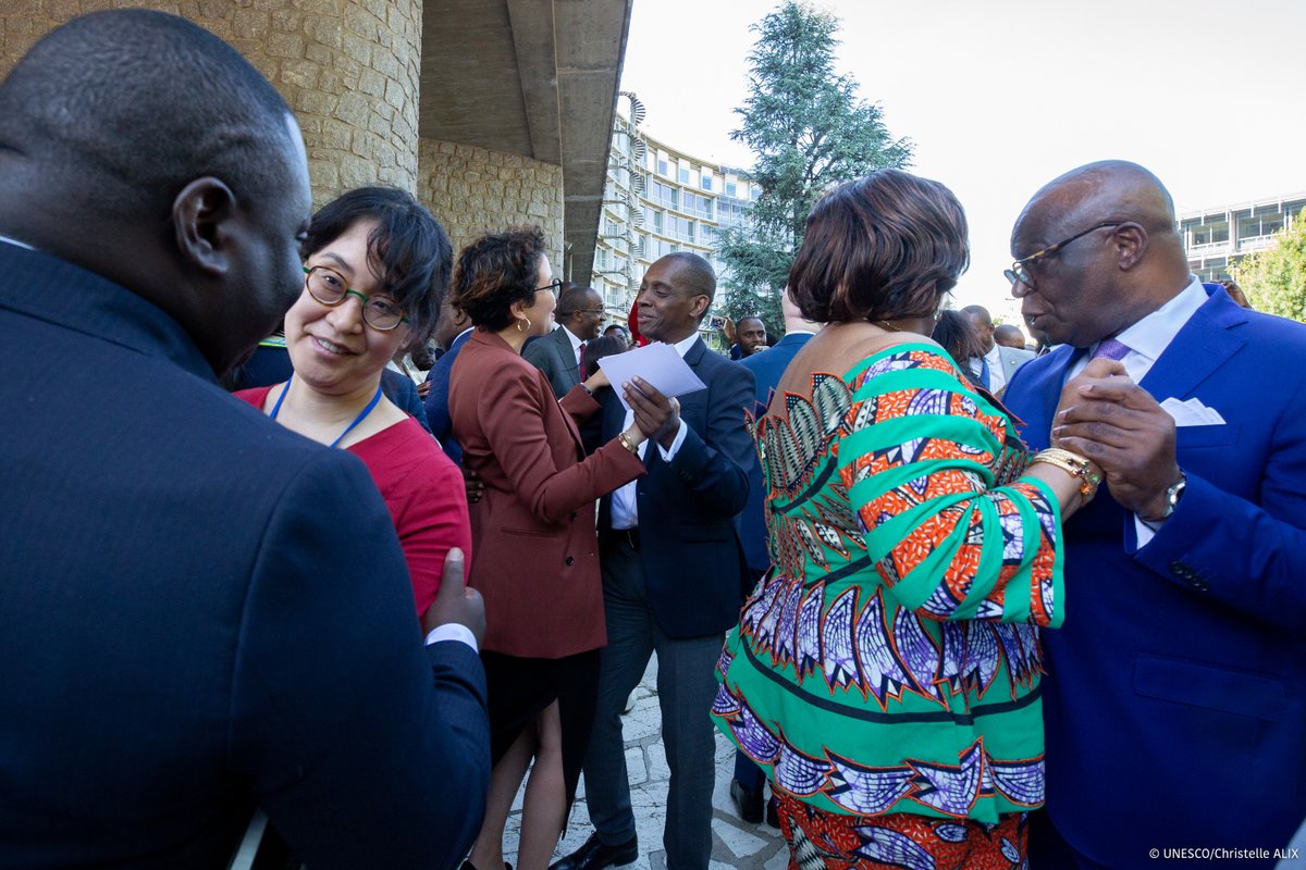 AAzoulay's tweet image. En juillet, le Festival Panafricain de Musique fera son grand retour à #Brazzaville. Nous avons présenté la programmation avec @MakossoAnatole. L’@UNESCO est fière de soutenir le #FESPAM qui mettra cette année à l’honneur la rumba congolaise, patrimoine immatériel de l&apos;humanité.