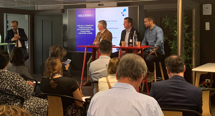 Oliver Clanchin, Alexandre Euzenot et <a href="/florianbreton/">☰ Florian BRETON</a>  interviennent sur cette première table ronde autour de la transition agroécologique et des opportunités qu’elle représente pour transformer l’industrie laitière. #AGFNIL2023 #créateursdeproduitslaitiers