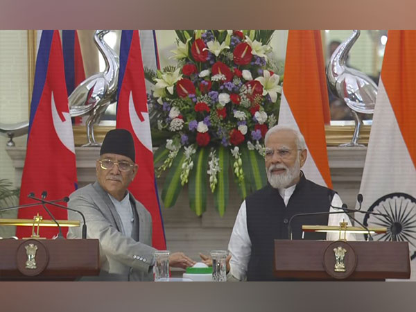 ani_digital's tweet photo. PM Modi, Nepal counterpart Dahal jointly flag off cargo train from Bathnaha to Nepal
Read @ANI Story | https://t.co/zvhCVlHtge
#PMModi #Nepal #PushpaDahal #cargotrain #Bathnaha #Nepal https://t.co/VHkPQd2lQl