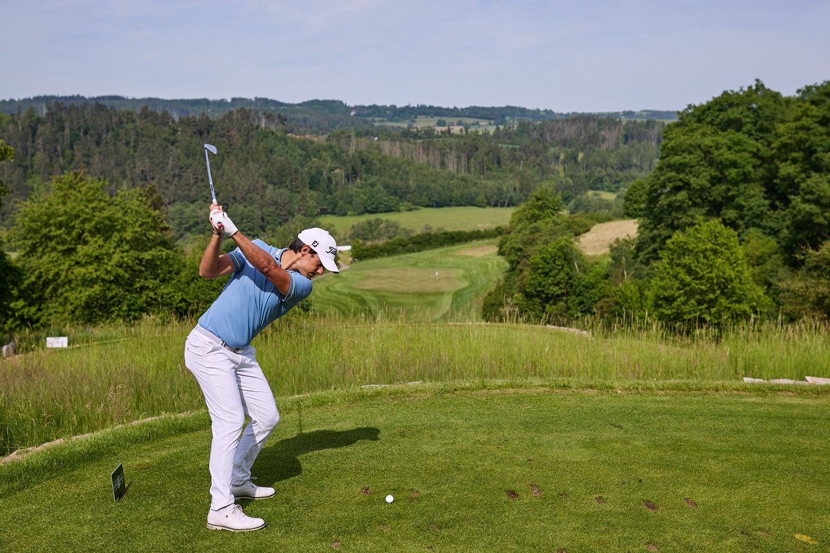 View off the tee on the 223-yard par-three 15th this week 😍

#CzechChallenge
