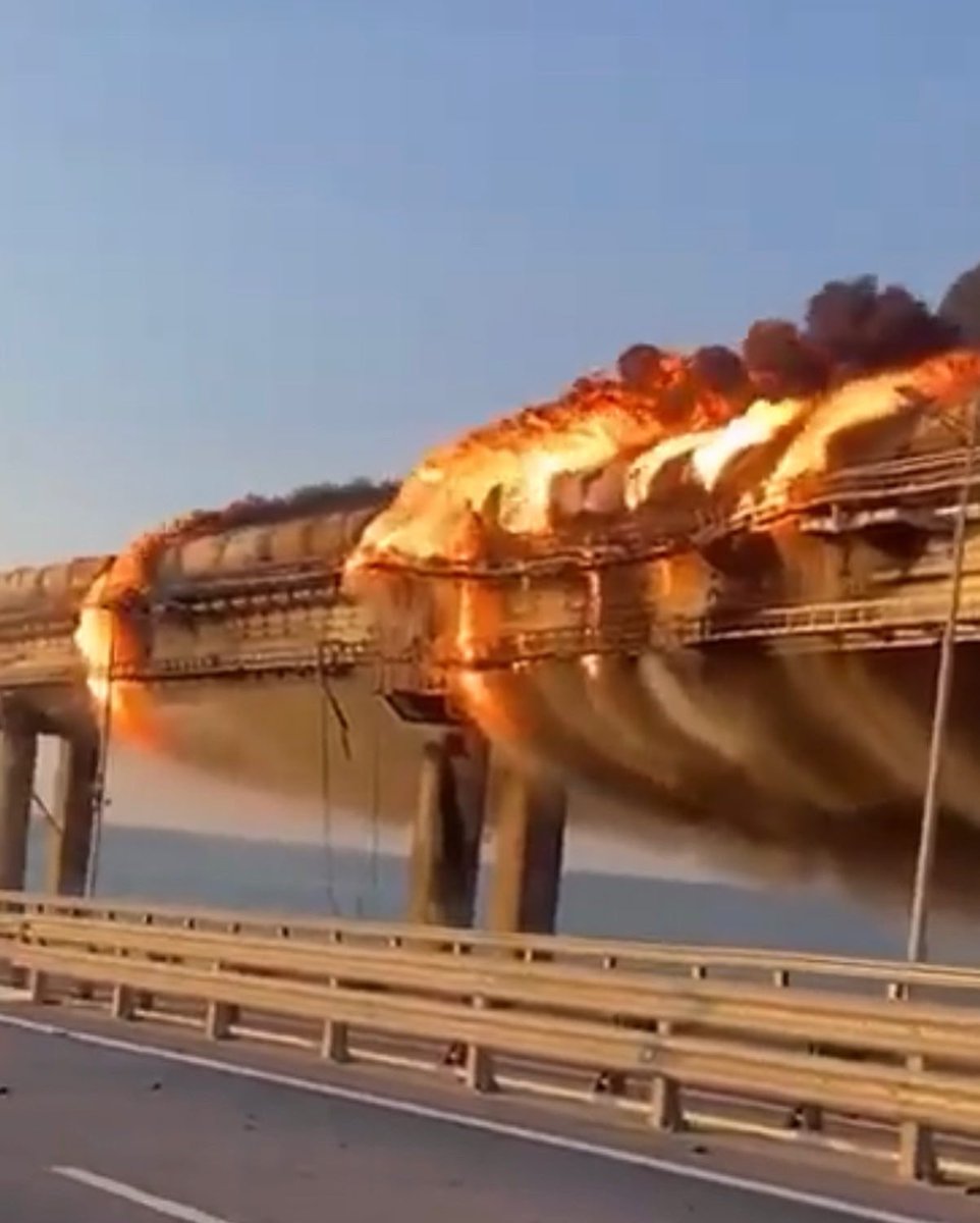 @general_ben I am not a geologist, but I have it on good authority concrete and highly unstable when exposed to high explosives and sustained heat from fire.

The Kerch bridge’s days are numbered, and cracks are probably the least of its concerns.