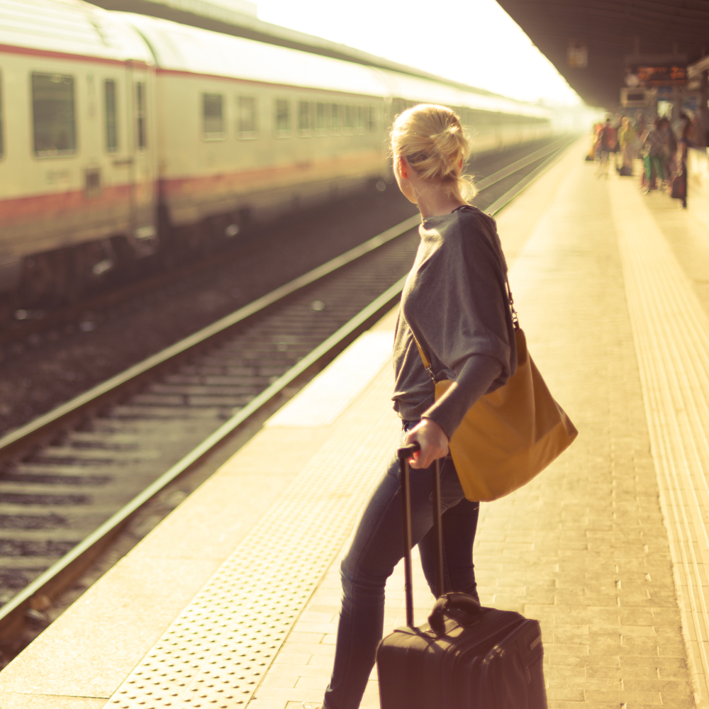 DutchFlyGuys's tweet photo. Instappen, wegwezen en aankomen in hartje stad

Neem de internationale trein!

Vanaf prijzen voor een retour:

Parijs €70
Londen €93
Berlijn €76
Wenen €60
Antwerpen €19
Kopenhagen €114
Praag €80

En veel meer  

https://t.co/Fp9fraghxm

Laagste prijs scoren? Boek op tijd https://t.co/HexY9DFFu3