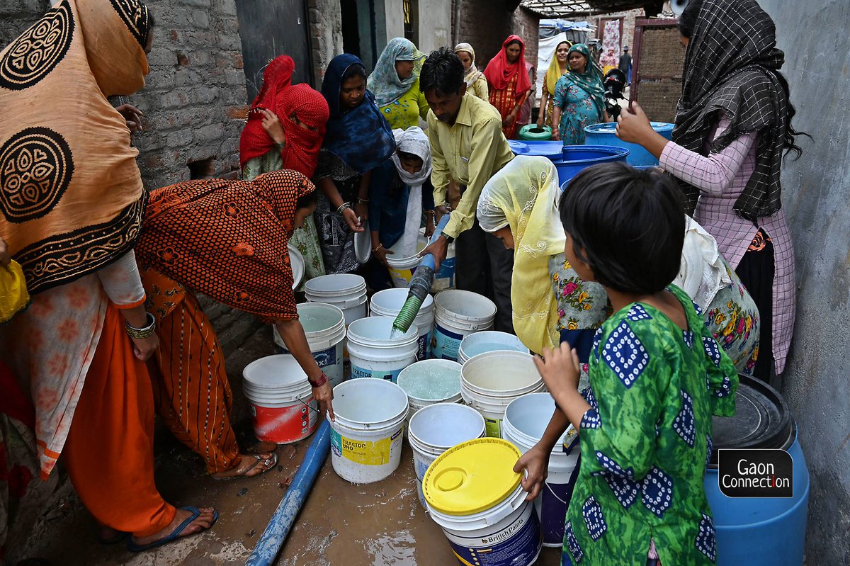 GaonConnectionE's tweet image. #PhotoFeature | Long lines, leaking pipes and a perpetual thirst — just another summer day for Delhi’s urban poor

Photos by @PrakashSingh_73

@CMODelhi @indiawater @CWCOfficial_GoI @CGWB_CHQ
@Water 

🔗 shorturl.at/HLQTW