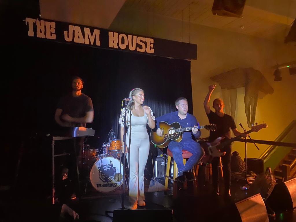 caitlinmcarthy's tweet photo. We had the best evening at @TheJamHouse_ Birmingham with special thanks to Ben Drummond for inviting us.
A night of incredible talent it was an honour to be a part of! 💫
Catch us on Sat at @CovMotoFest on the Jubilee Arena Stage hosted by @BBCCWR - 12:40!
#remembertonight https://t.co/6JubtznU1o