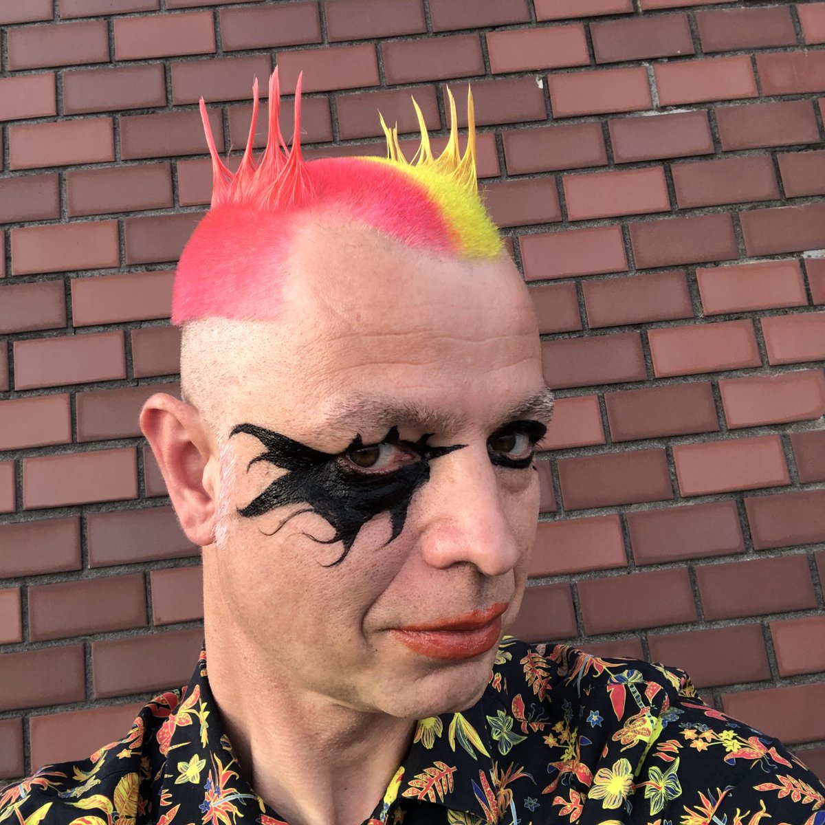 BotchyBotchy's tweet image. What’s next? #Inthegutter #fuckedupmakeup #cutandcolor