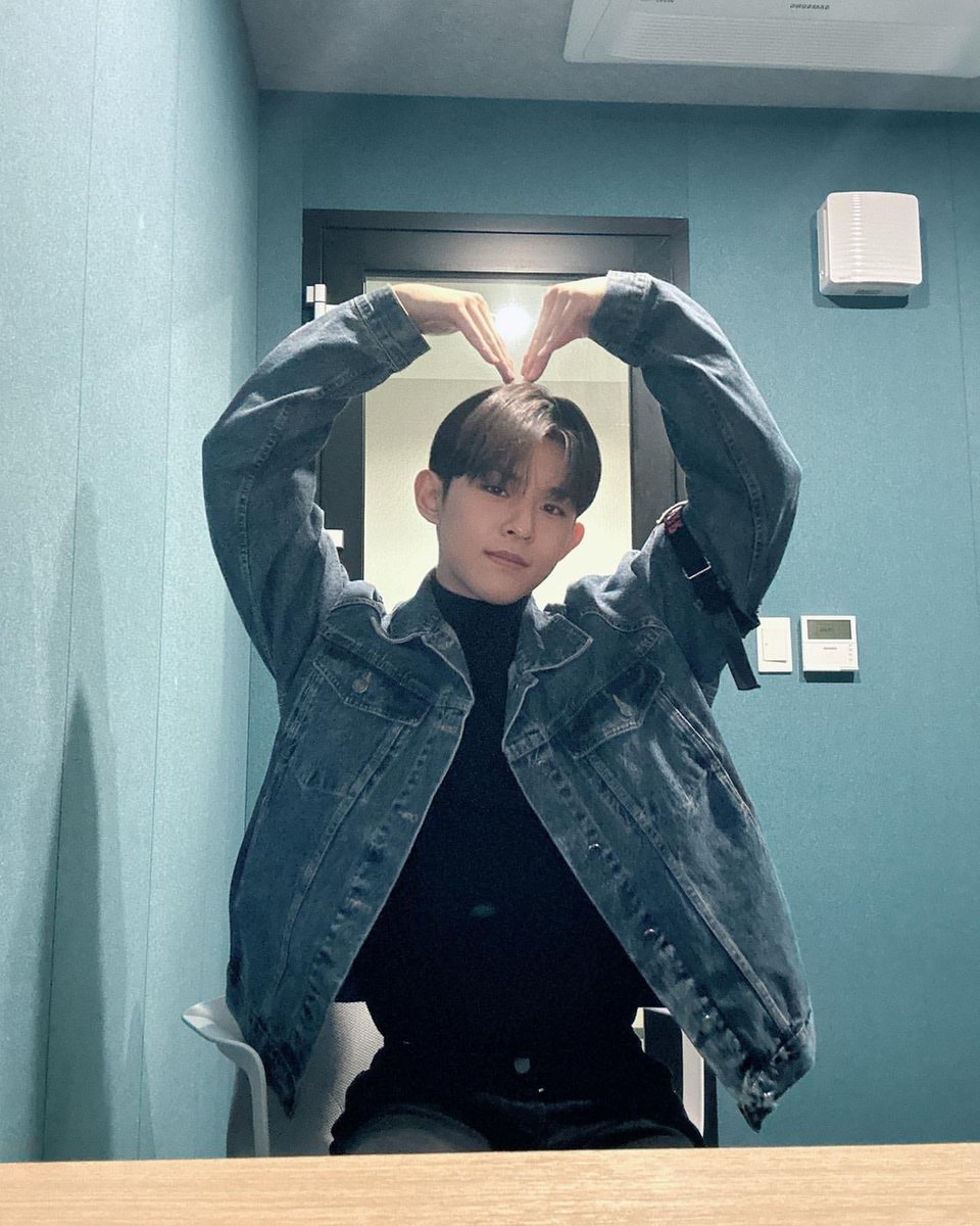 geon_archive's tweet photo. 230601 인스타그램

💙

https://t.co/uwa25djmPZ

#TO1 #티오원 #DONGGEON #동건 https://t.co/PZ4BNlvfwJ