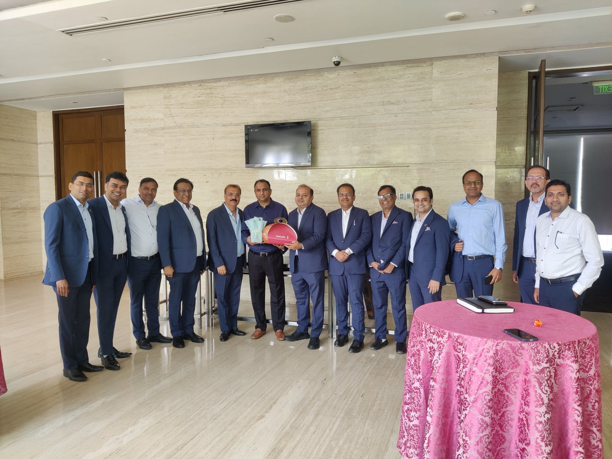 dotConverse's tweet photo. Grateful to Risers Association, New Delhi for inviting our CEO to speak on B2B marketing. His insights on transformations, trends, and strategies inspired CXOs. Thank you! 

#B2BMarketing #Transformations #Trends #Strategies #RiserAssociation https://t.co/EkkbIOye6Z