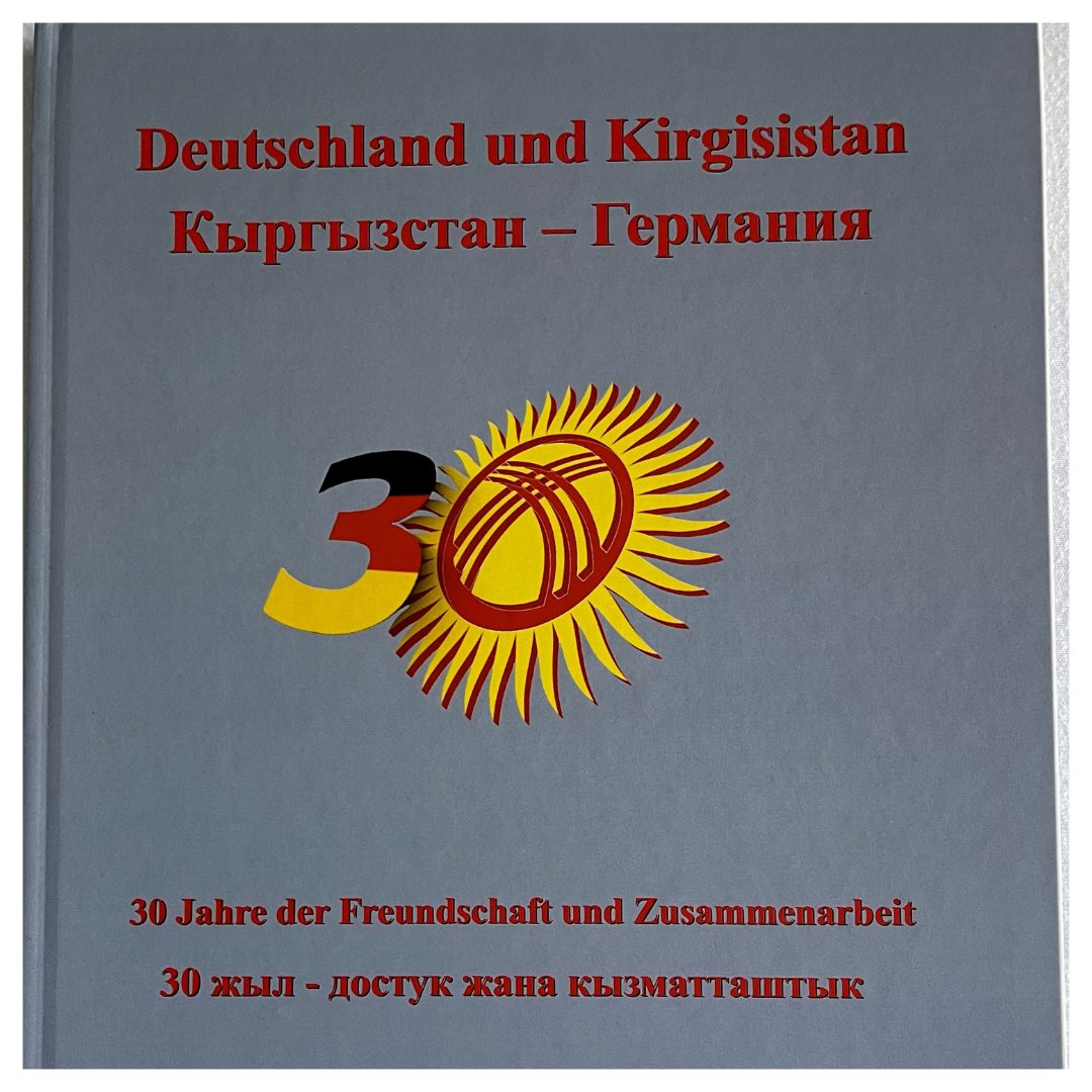 StiftungVerbund's tweet photo. Stiftung Verbundenheit zu Gast in der Botschaft der Republik Kirgistan
https://t.co/JBwd49TxF0
#StiftungVerbundenheit #Kirgistan #Kirgisistan #DeutscheMinderheit #Minderheit #vdkr #Mittlerorganisation #Berlin https://t.co/zS6yhw9TNc