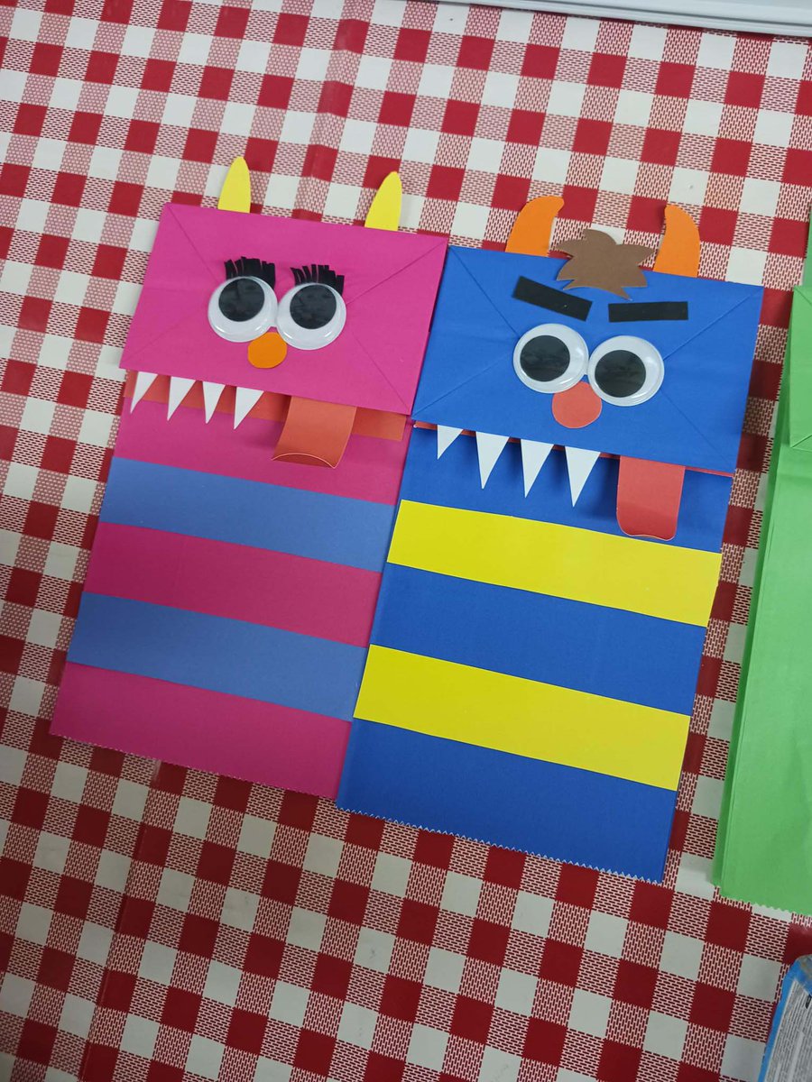 JancettPlaysafe's tweet photo. Our Playsafe club Daffodils children recently spent their time at After School club making these brilliant paper bag hand puppets - well done, they look amazing! #AfterSchoolClub #wraparoundcare #schoolclub #creative #handpuppets #suttonschools #jancettplaysafe https://t.co/f34yHIoa9M