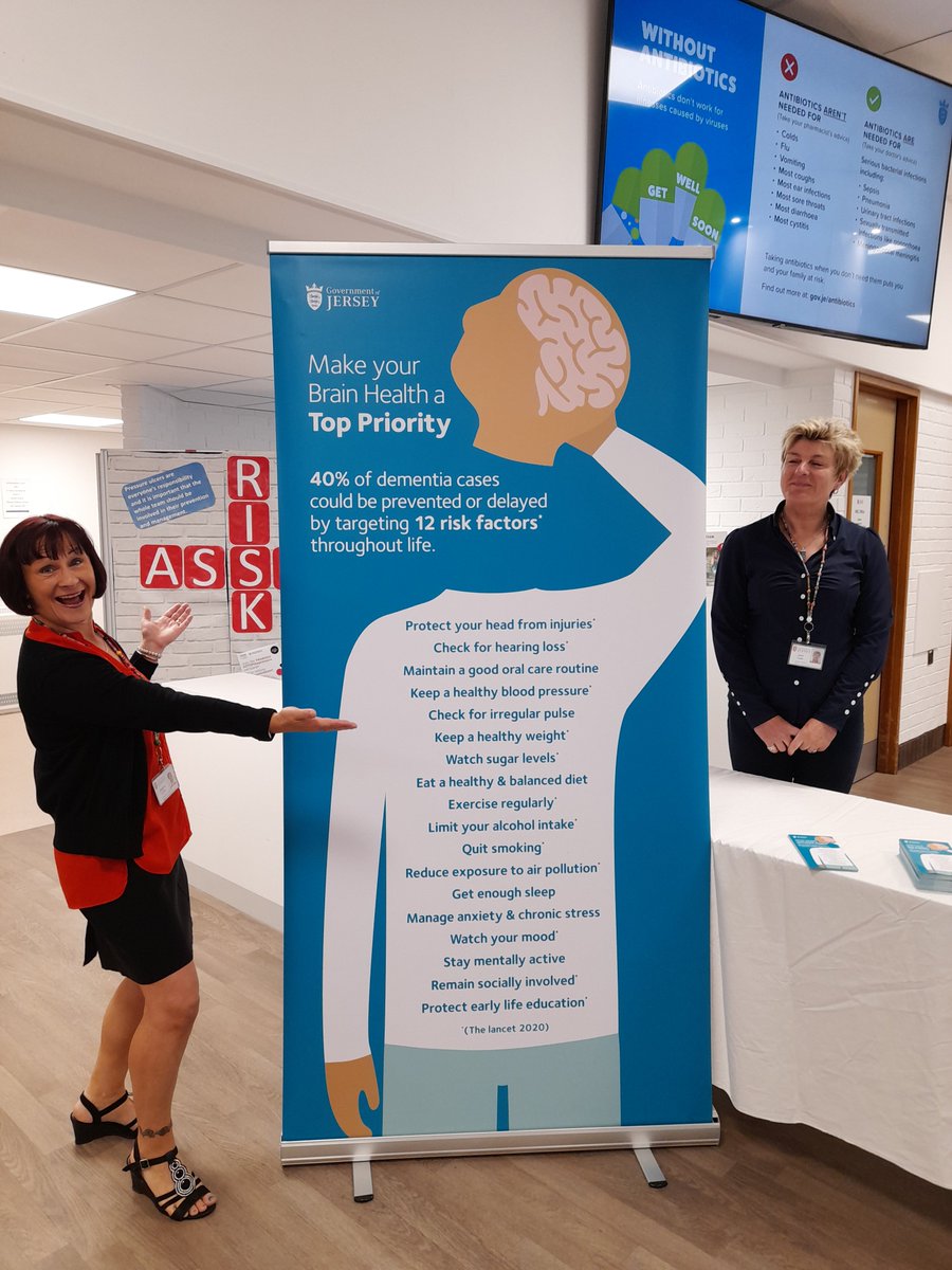 Last week, the Memory Assessment Service had a stand in the Parade entrance of the General Hospital where they chatted to the public and colleagues about the importance of taking care of our brain health 🎗 💜 #DementiaAwarenessWeek #DAW2023