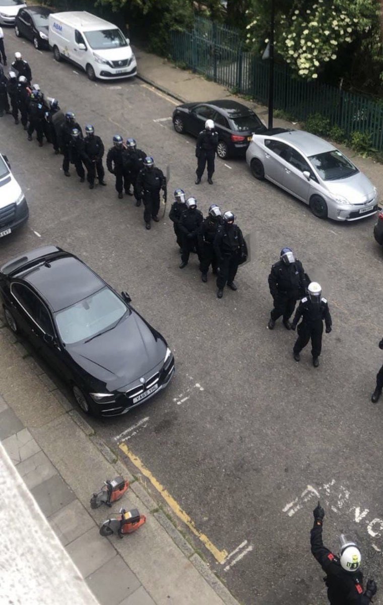 URGENT CALL OUT: Riot police have turned up at the autonomous winter shelter. The residents have been threatened with arrest and are in need of support from those who can make it down:
88 Hardinge St
Shadwell
E1 0EB