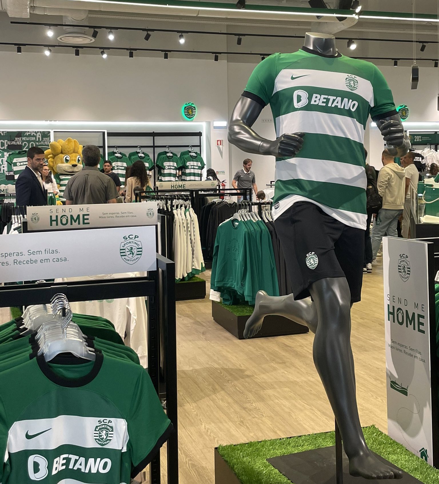 Sporting CP on X: A camisola principal de guarda-redes! #GalaSCP   / X