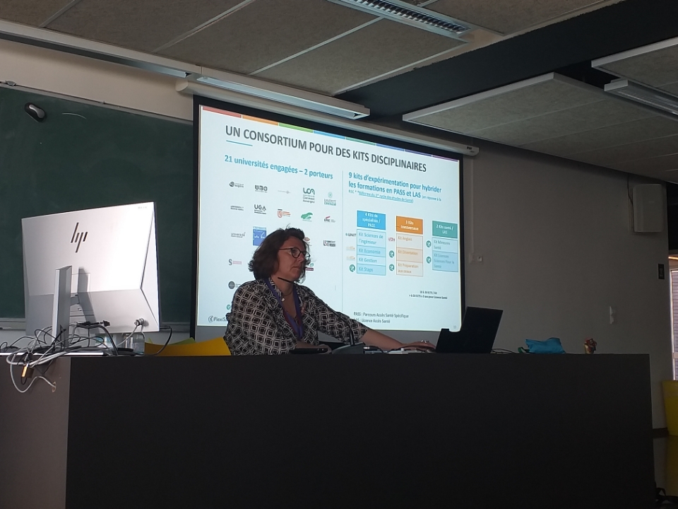 💥 Aujourd'hui les acteurs du projet #FlexiSanté se retrouvent à Paris pour travailler tous ensemble !
<a href="/Aunege/">AUNEGe</a> <a href="/FondationUNIT/">Fondation UNIT</a> <a href="/iutenligne/">IUTenLigne</a> <a href="/UNESSfr/">UNESS.fr</a> <a href="/UOHumanites/">UOHumanites</a> <a href="/UntUved/">UVED</a> 

En savoir + sur le projet 👇
luniversitenumerique.fr/appel-a-projet…