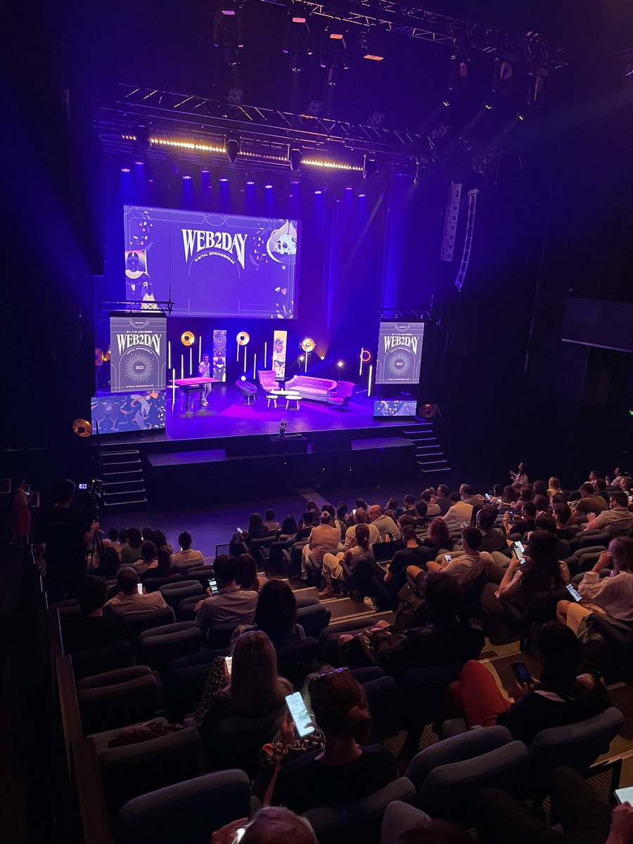 Le <a href="/web2day/">Web2day</a> a débuté depuis hier et durera jusqu’à demain. Et aujourd’hui place aux conférences animées par l’agence ! Dans quelques minutes Anaïs sera sur scène avec Karima, CEO de <a href="/happn_app/">happn</a> et Ulric, CEO de <a href="/GensDeConfiance/">Gens de Confiance</a> pour parler des business model sur mobile !