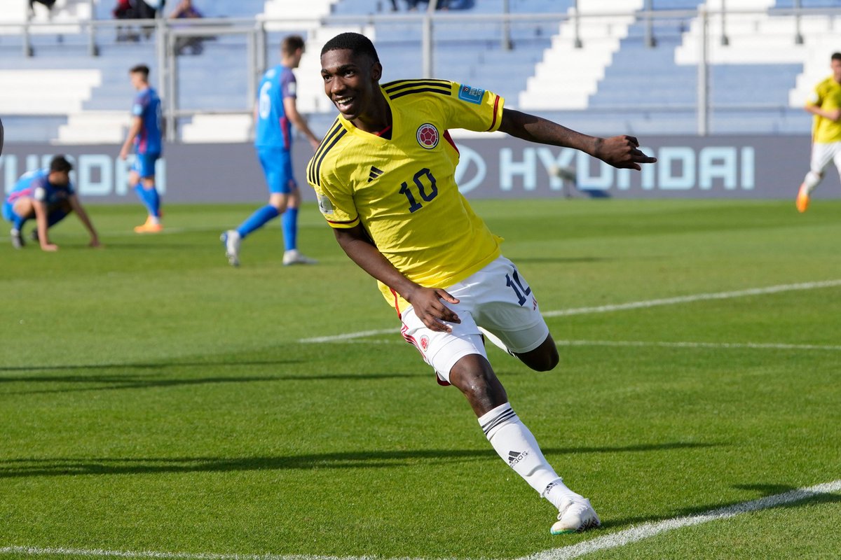 Yáser Asprilla scored a great goal last night to help book Colombia's place in the QFs of the U-20 World Cup! 🇨🇴

@FCFSeleccionCol | #U20WC