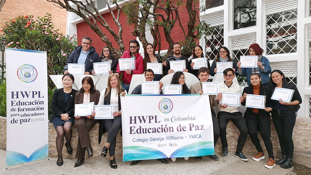 On February 27th, March 4th, and March 31st, 15 educators from George Williams College in Colombia participated in #HWPL #Peace Educator Training👍
Sign your support for the Declaration of Peace and Cessation of War (#DPCW_1038)
▶️bit.ly/41QpfHQ #WARP_OFFICE #ManHeeLee