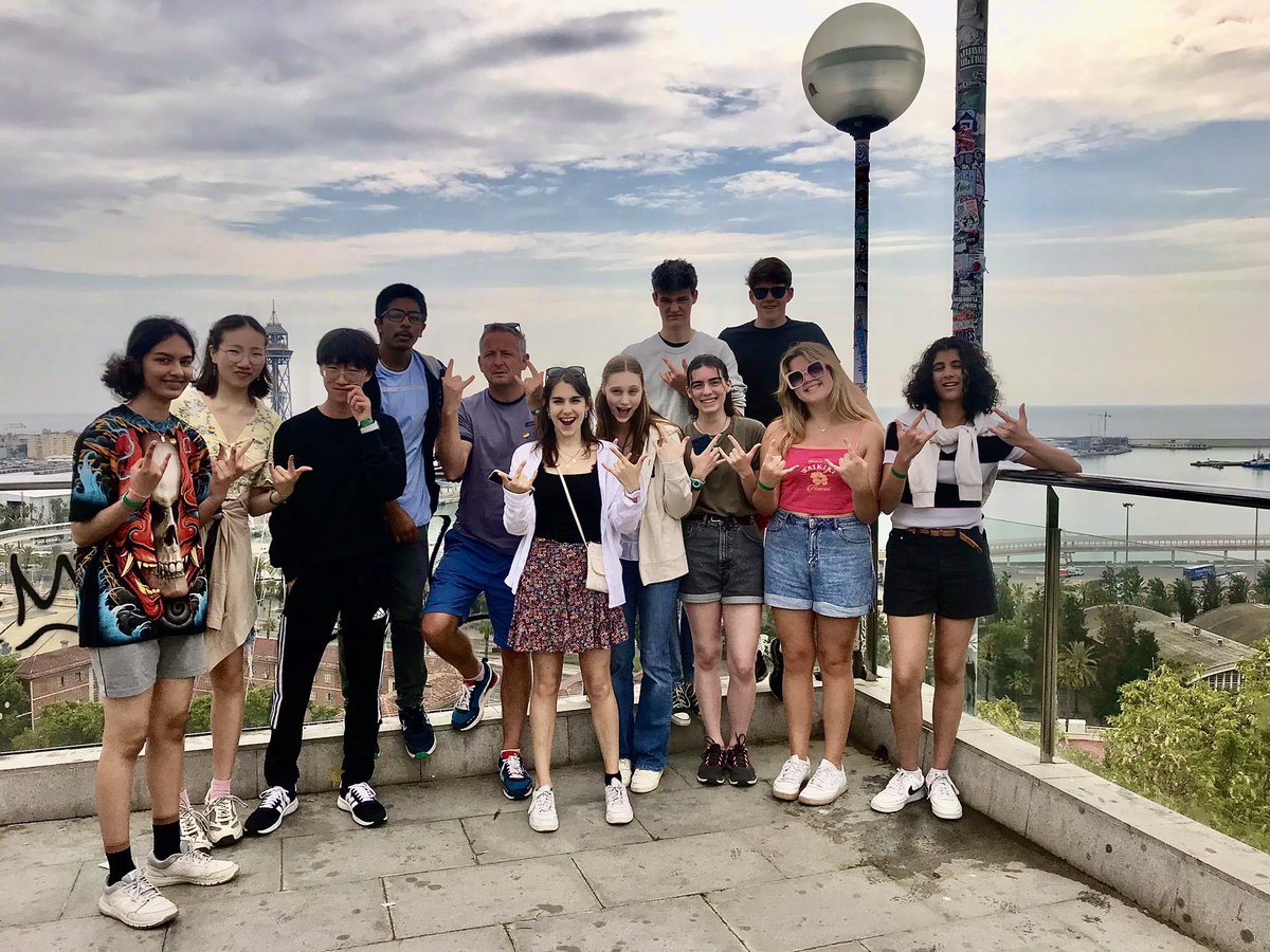 MattPodbury's tweet image. Nice view of Barcelona, that you can’t see because we are in the way. #istlive