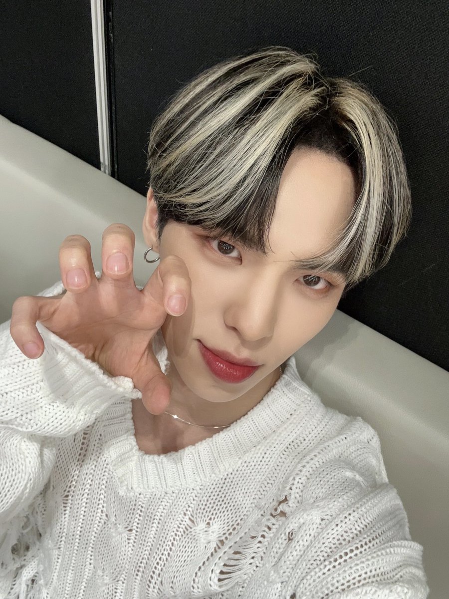 CIX_twt's tweet photo. 이번 활동 파이팅 해보쟈!!💪💙

#CIX #FIX #BX #이병곤 #병곤 #평픽사💙 https://t.co/nUJ1uHUV2C