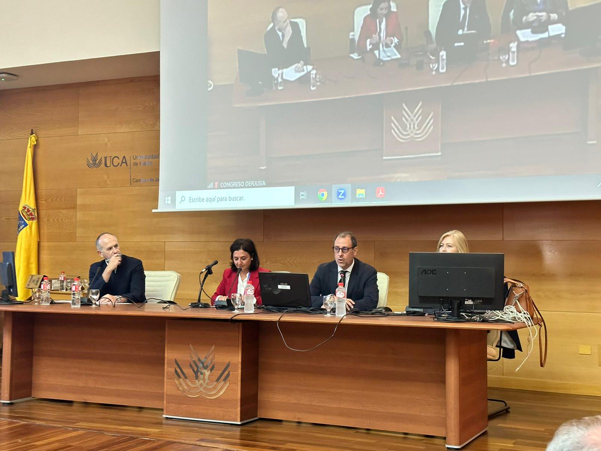 Estamos en <a href="/DERJUSIA/">I Congreso Internacional DERJUSIA</a> disfrutando de la Mesa  "Sector público e #InteligenciaArtificial" #OspIA con @idoiasalazar hablando de lo límites #éticos y regulatorios para la #IA: ¿son realmente necesarios?
#Justicia #JustThinking <a href="/odiseia/">odisseia barbosa de</a> <a href="/derecho_uca/">Derecho UCA</a>
Más info👉congreso-derjusia.uca.es