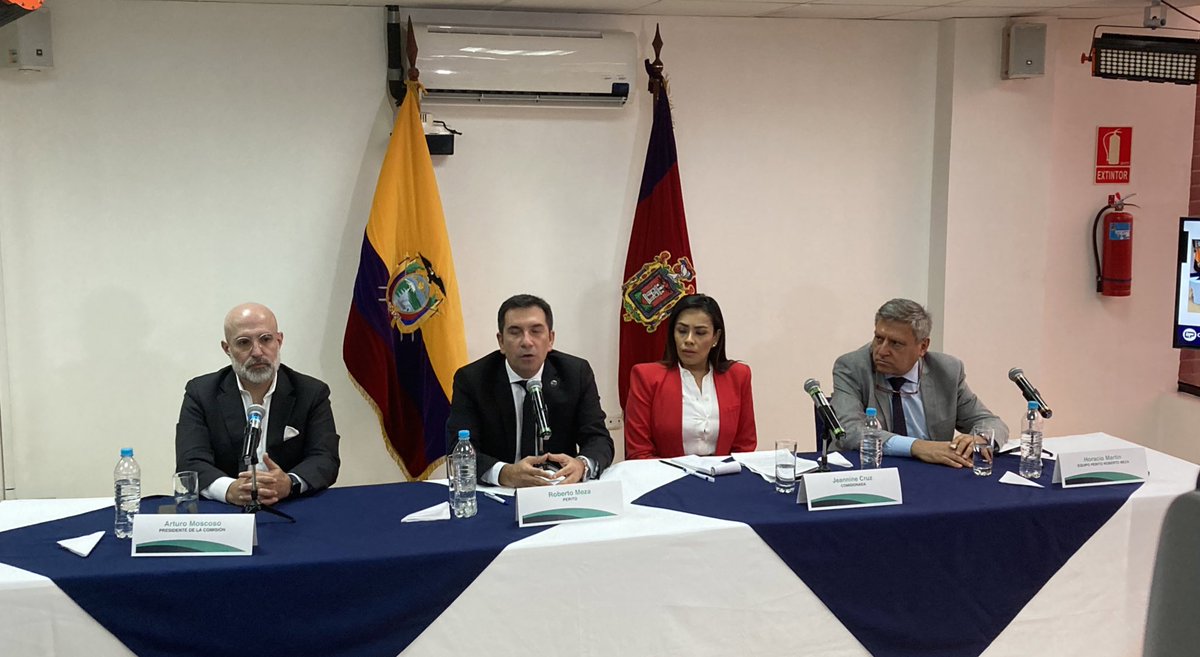 ElDatoEcua's tweet photo. #Urgente ¡SE SABRÁ LOS NOMBRES DE LOS ASESINOS DEL GENERAL GABELA!

El perito Meza señaló que la información entregada para la reconstrucción del informe sobre el asesinato del exgeneral Gabela está incompleto. Sin embargo, ofrece reconstruir la pericia y dar los nombres de los posibles responsables del asesinato. #CasoGabela