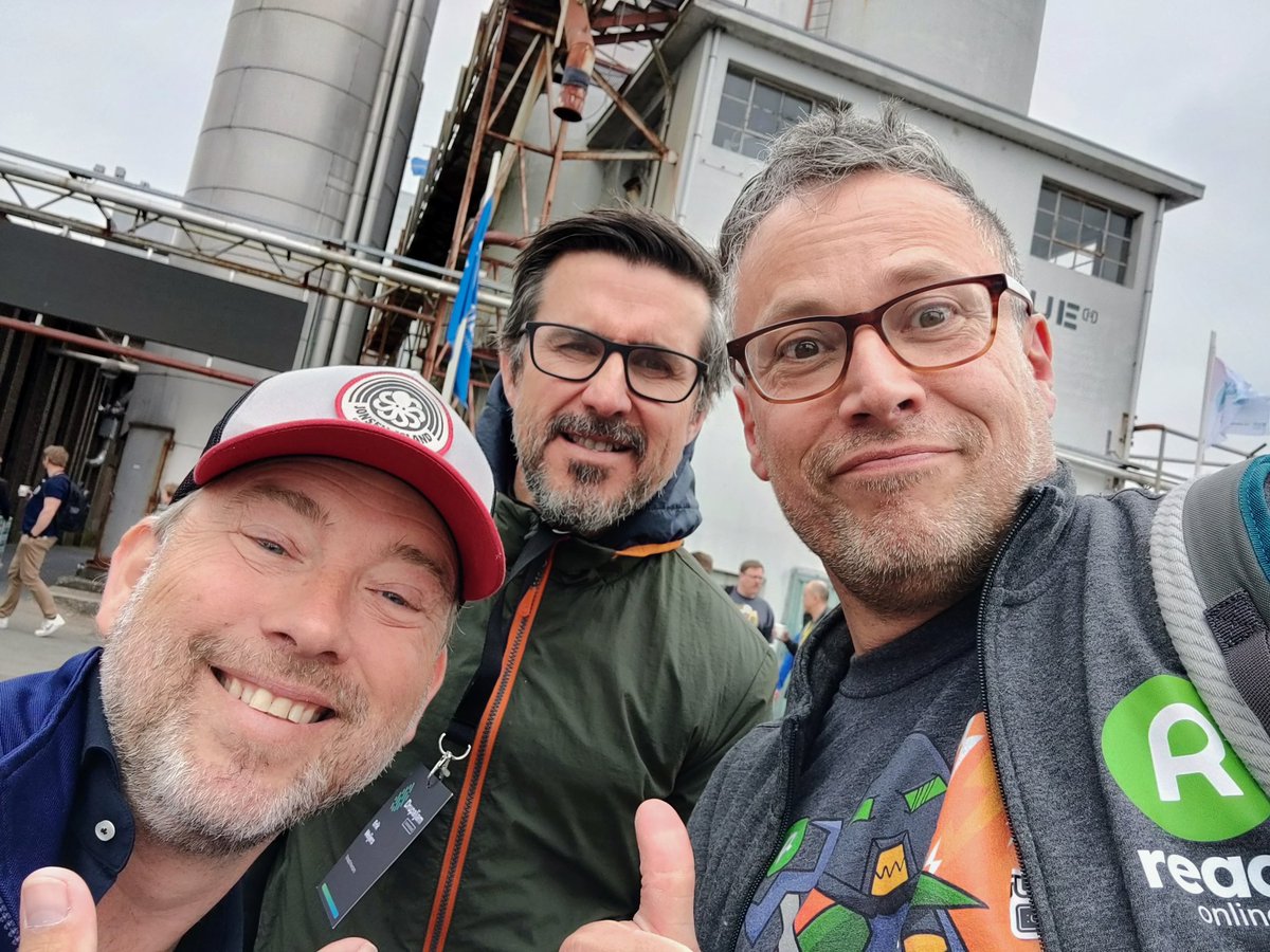 imregmelig's tweet image. Hi @laurensschaap and Erik @drupaljam #Drupaljam #Drupal