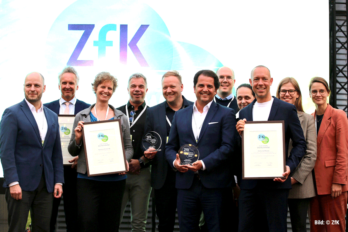 ZfK_de's tweet photo. Anbei die Gewinner:innen des #zfk-#nachhaltigkeitsawards 2023 in der Kategorie #digitalisierung mitsamt ihrer Projekte als Kurzvideos 🥳🥳🥳 @DKB_de @VKUonline @VKUVerlag @pfadis https://t.co/entS9RUApi