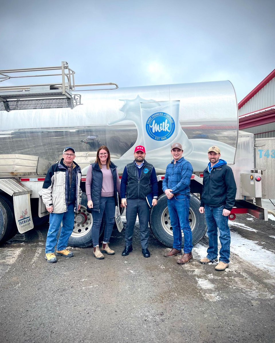 Happy World Milk Day! 🐮🥛 June 1 is #WorldMilkDay – a day established to recognize the importance of milk and dairy products, which provide nutrition to 6 billion consumers and support 1 billion livelihoods globally. 📷 with Jesse and local dairy farmers @OntarioDairy #OntAg