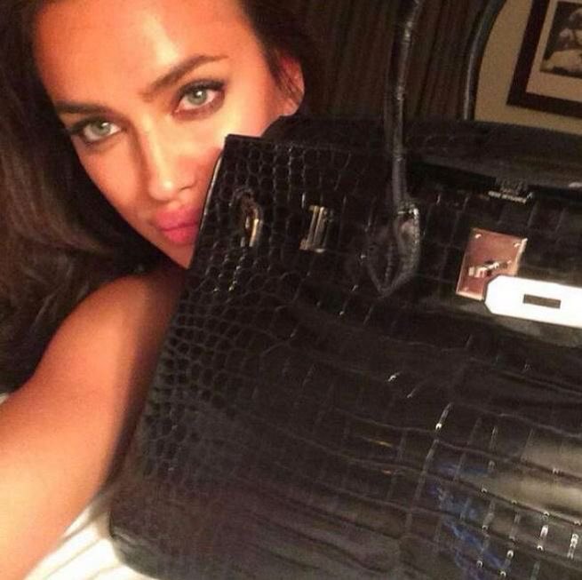 RT @deliqategirl: What’s more iconic than irina’s shayk selfies https://t.co/RNkNHf2aTH