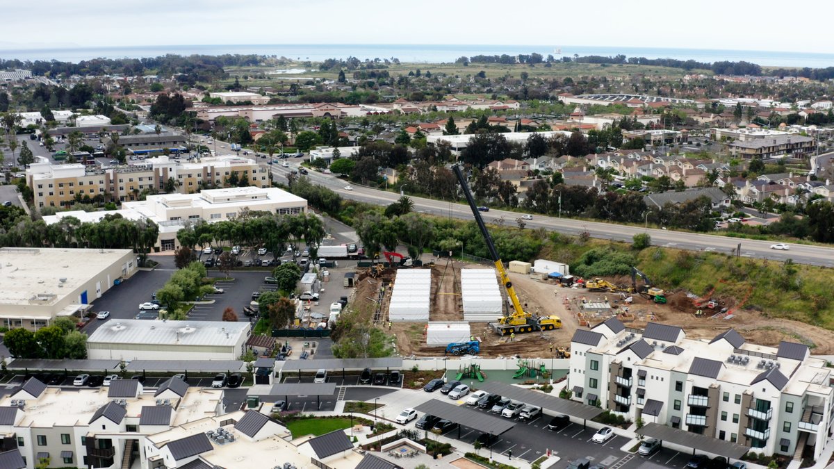 Kind of a big deal--we've craned 160 MWh of batteries onto our site in #Goleta, CA! One more step toward ensuring southern California's power system is reliable and supports more clean energy gridstor.com/news-post-05.3…